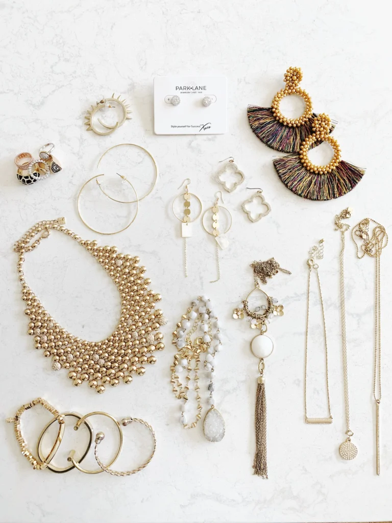capsule+accessories+collection+ +must+have+jewelry+pieces 01